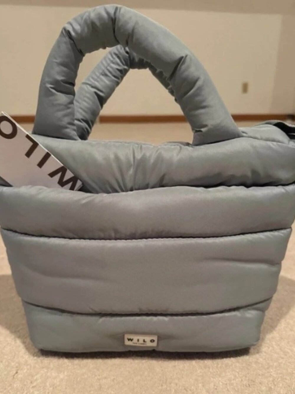 Popular WILO puffer bag! $88 retail!